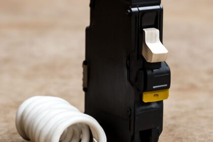 Understanding arc fault breakers and arc fault circuit breakers