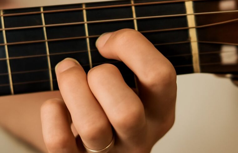 Learn d major chord guitar and key of d guitar techniques