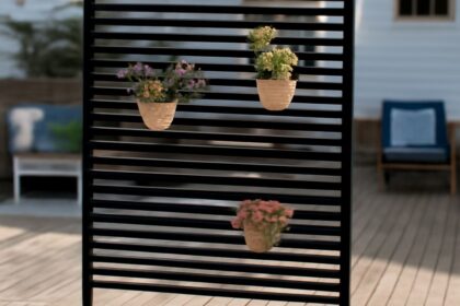 Balcony privacy screen and outdoor dividers