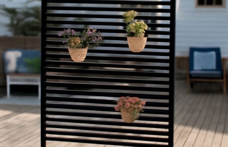 Balcony privacy screen and outdoor dividers